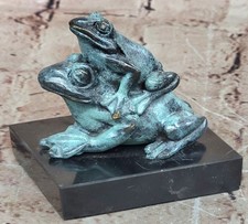 Scultura In Bronzo Di Rane Da