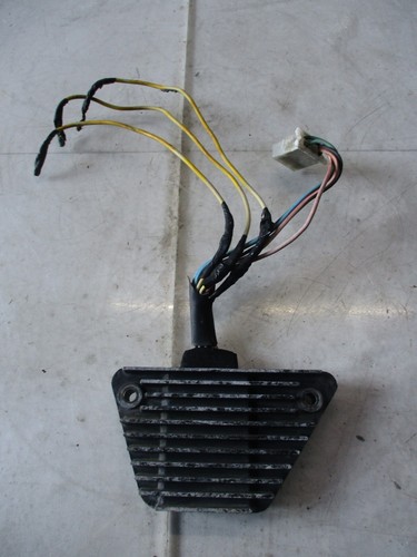 Regolatore tensione corrente - tensione,