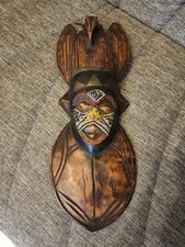 Maschera tribale africana intagliata in legno (artigianato africano)
