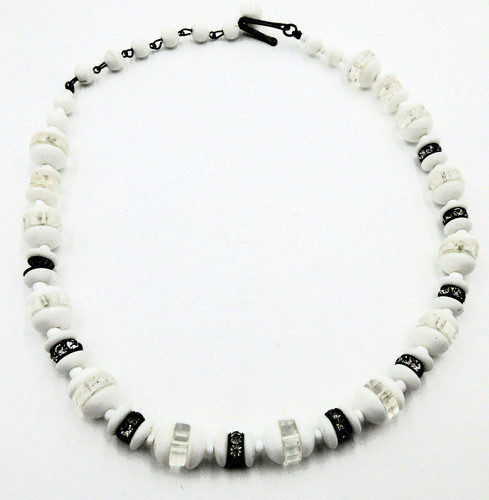 Vtg choker unusual strand - unusual,