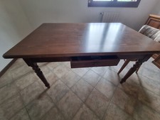 tavola legno massello "abete" color noce con cassetto.