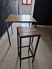 Tavoli 70x70 e sgabelliartigianali da bar in ferro e legno di castagno