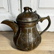 Antica caffettiera da tè in