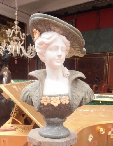 Dama con cappello - mezzo, busto