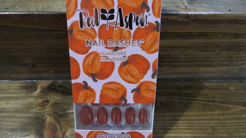 Red aspen nail trashes zucca - nail,