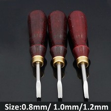 Attrezzo in pelle Leather