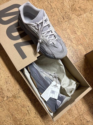 Adidas yeezy boost 700 - boost,
