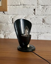 Piccola lampada da comodino anni '30 stile Bauhaus marchiata IARE colore verdone