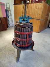 Torchio per uva usato - per,