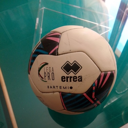 Pallone calcio lega - lega, errea