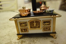 Bellissimo vecchio fornello da cucina di Bodo Henning con pentole