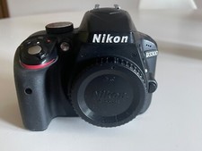 Macchina fotografica reflex digitale Nikon D3300 ottima in ottime condizioni