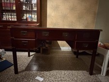 Scrivania In Legno Tipo Mogano