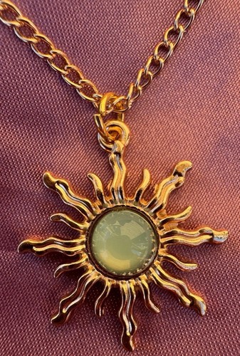 Collana con ciondolo - , ispirato