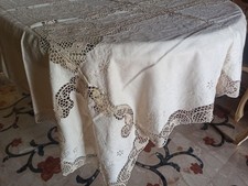 tovaglia da tavolo in lino ricamata a mano in pizzo di Cantù