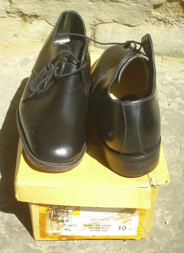 Scarpe derby vintage nuove