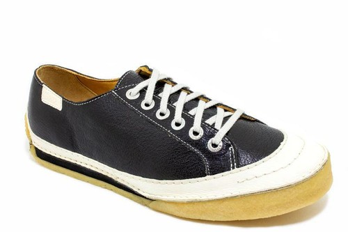 Clarks strada party - clarks,