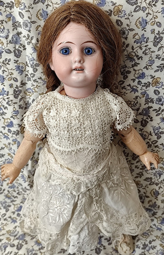 Jolie petite 1884 dep yeux - jolie,