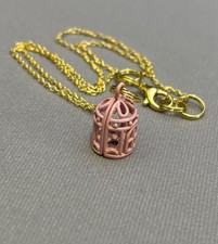 Collana con ciondolo a forma