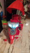 Triciclo Vespa scooter rossa con pedali,moto per bambini con parasole e musica