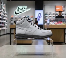 Nuovissime - Nike Manoa Pelle