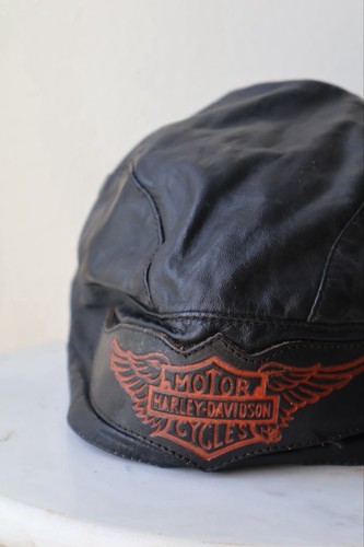 Cappellino teschio pelle