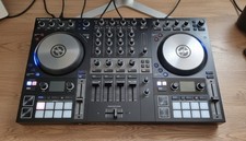 Native Instruments Traktor Kontrol S4 MK3 ottime condizioni e usato pochissimo.