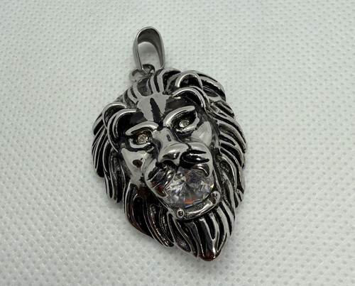 Lion head pendant silver - head,