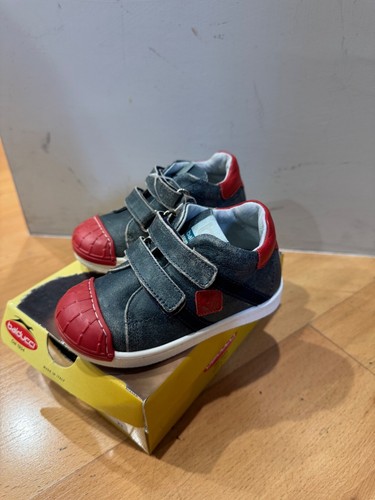 Sneakers scarponcini strappo