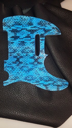 Pick guard pelle fender - pick, in