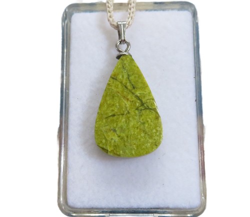 Ciondolo cabochon opale verde