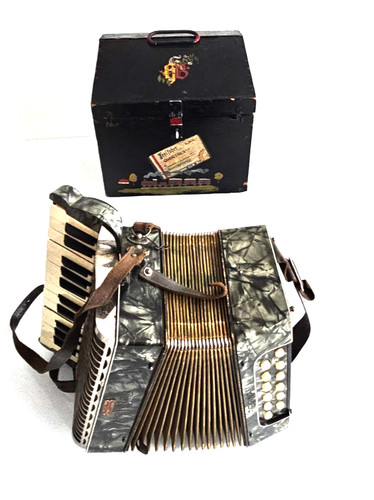 Fisarmonica regina 1930 - regina,