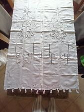 Antica coppia di tende in lino intagliate e ricamate a mano 800