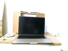 Apple MacBook Air 13 M4 16GB/256GB Galassia con 1 mese di vita