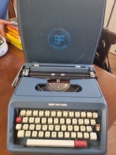 macchina da scrivere antica