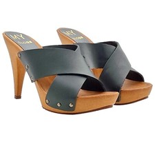 Zoccoli in pelle con fasce