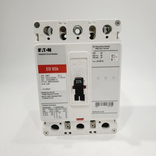 Interruttore automatico 240 - , v