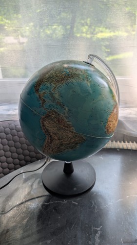 Mappamondo con luce globo