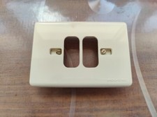 Placca supporto 2 posti/fori