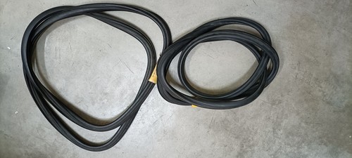 Coppia guarnizioni parabrezza