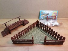 Presepe–Diorama - Staccionata con animali da cortile 20x18x18, per statue h.8-9