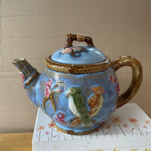 Majolica style teapot birds - style,