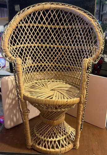 Sedia bambola pavone rattan