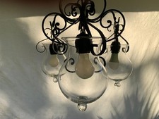 LAMPADARIO A SOSPENSIONE IN FERRO BATTUTO E VETRO