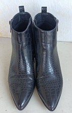 Stivaletti marca primadonna