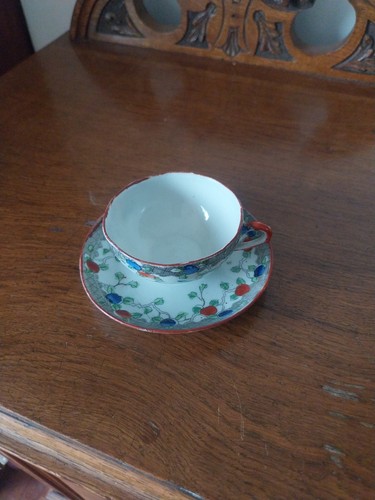 Piccola tazza piattino - e,