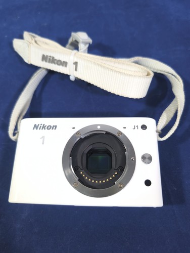 Nikon body only apn - 1,