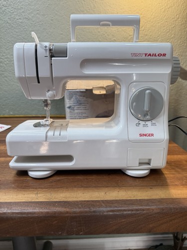 Riparatrice singer tiny - riparatrice, tailor