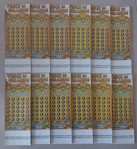 Gratta vinci grande - e, in