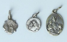 TRE MINUSCOLE MEDAGLIETTE